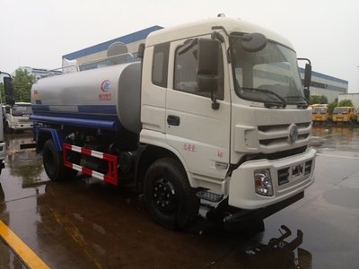 包頭5噸灑水車 公路灑水車的實(shí)用之選